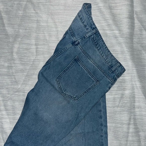 Basic Trending Jeans, Superior fit, Wide leg high Waist - Picture 4 of 9